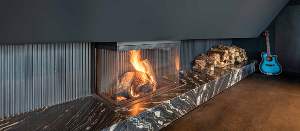 Restaurante & Hotel Pepe Vieira: Fireplace